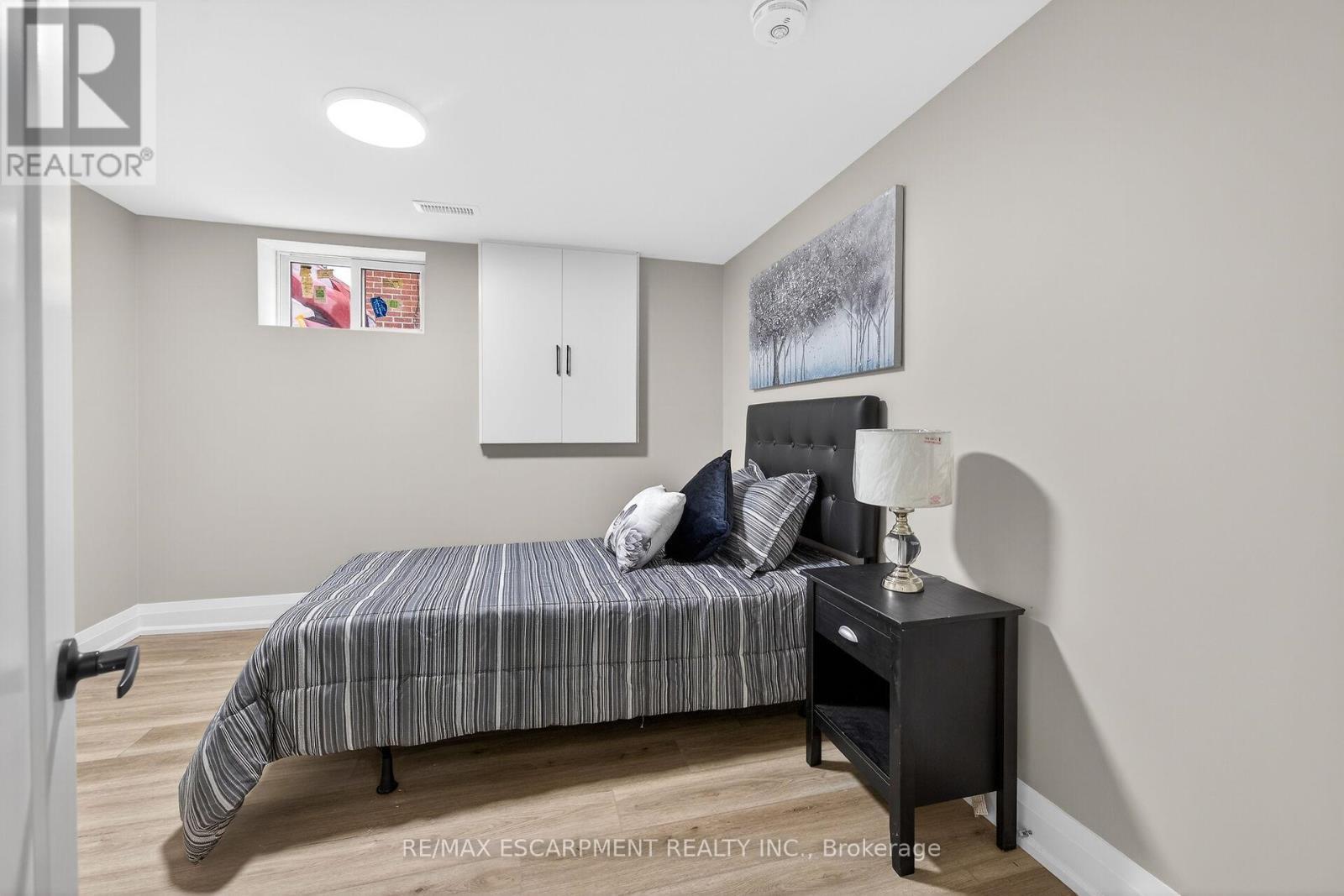 150 Brucedale Avenue E, Hamilton, ON - Indoor Photo Showing Bedroom