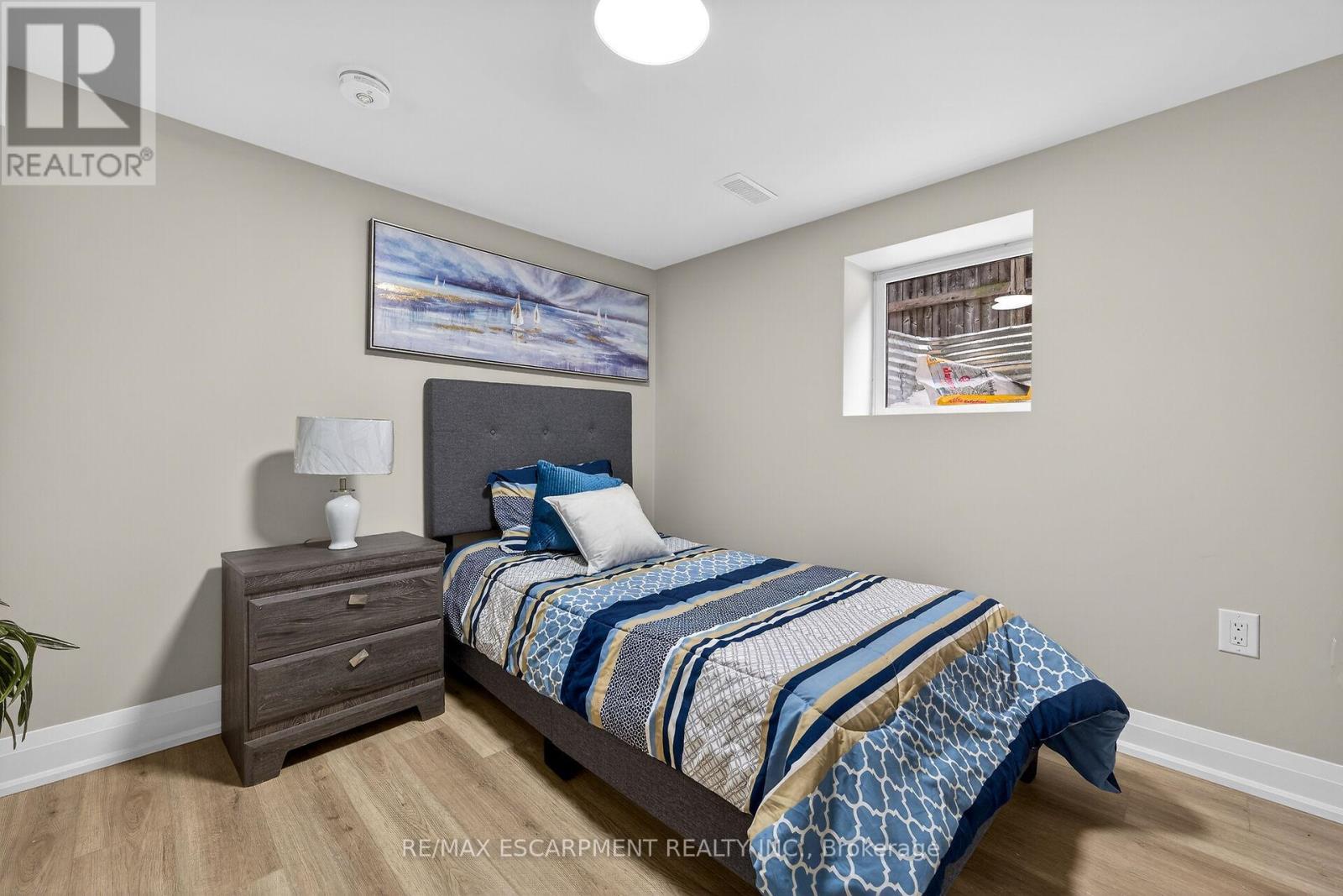 150 Brucedale Avenue E, Hamilton, ON - Indoor Photo Showing Bedroom