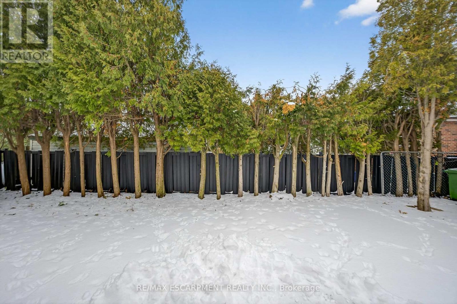 150 Brucedale Avenue E, Hamilton, ON - Outdoor