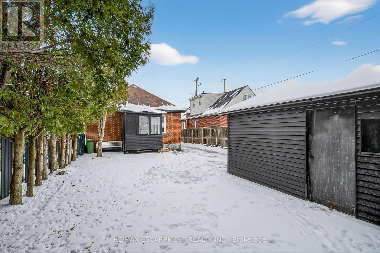 150 Brucedale Avenue E, Hamilton, ON - Outdoor