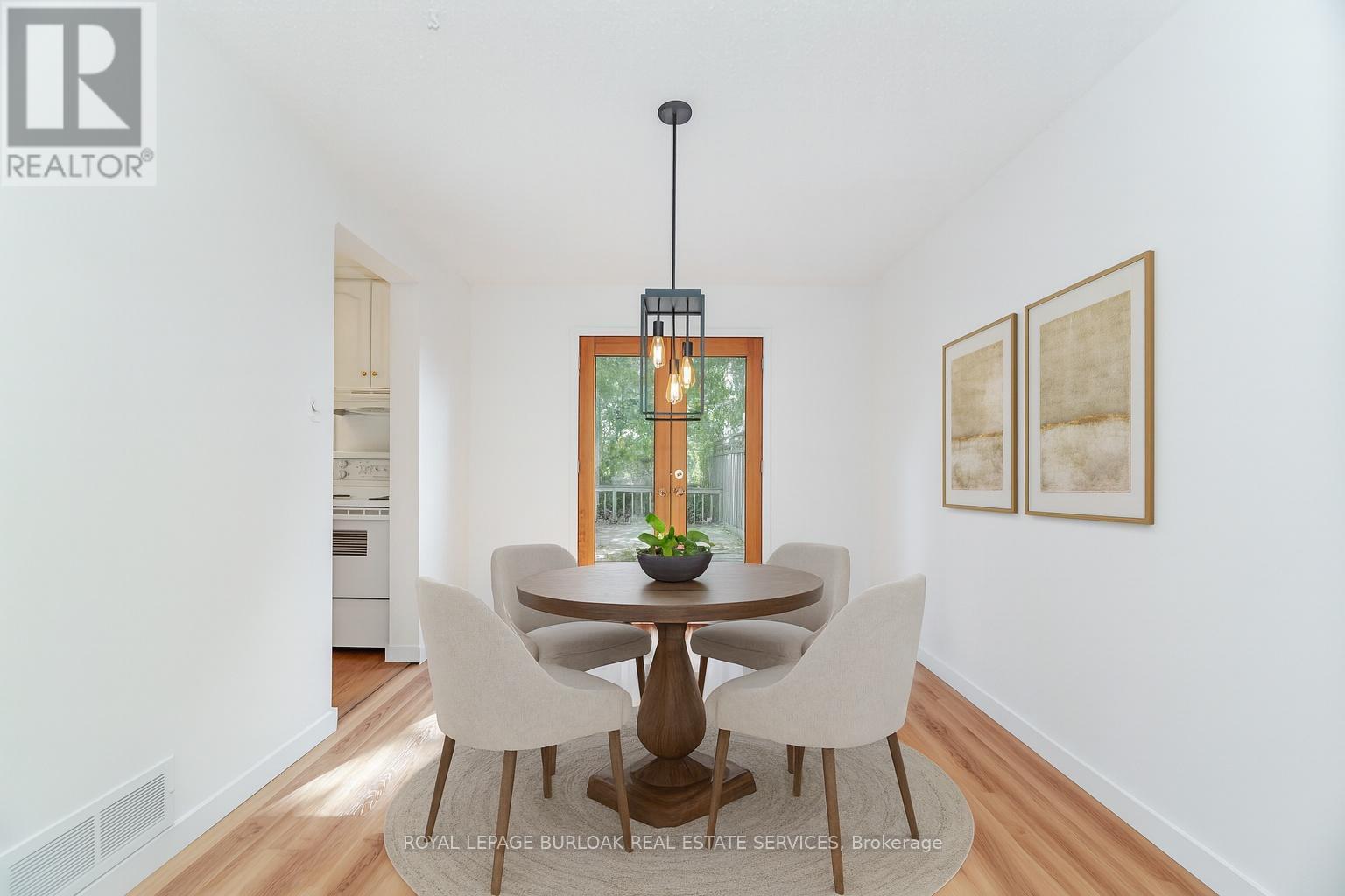 21 Horning Drive, Hamilton, ON - Indoor Photo Showing Dining Room