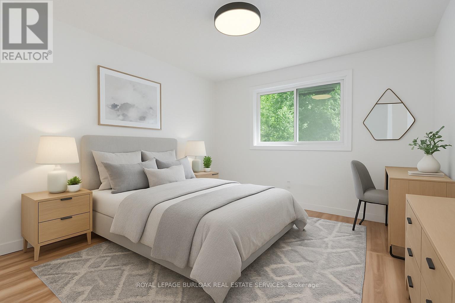 21 Horning Drive, Hamilton, ON - Indoor Photo Showing Bedroom