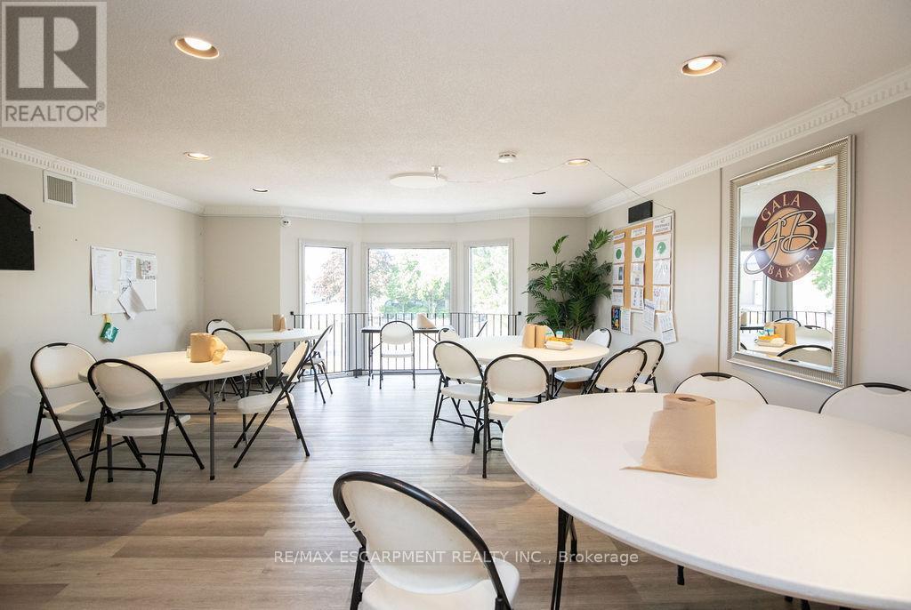 190 Hempstead Drive, Hamilton, ON