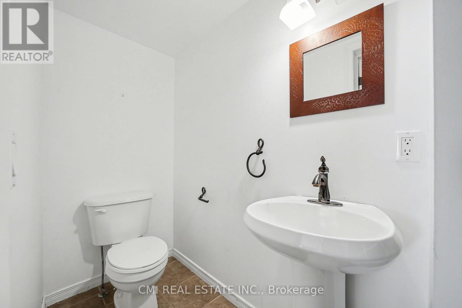 76 Main Street E, Mapleton, ON - Indoor Photo Showing Bathroom