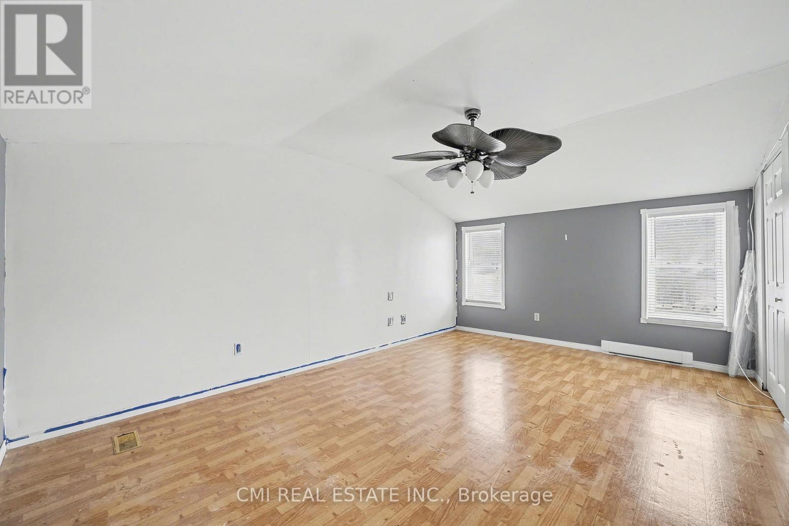 76 Main Street E, Mapleton, ON - Indoor Photo Showing Other Room