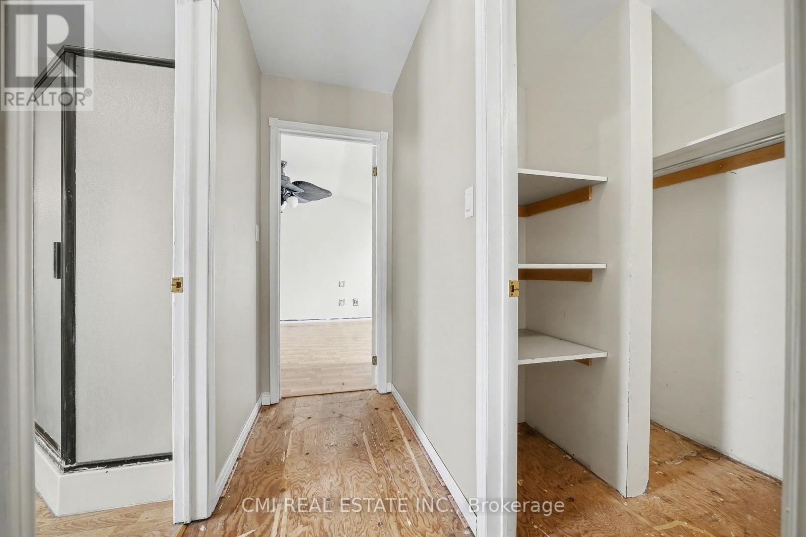 76 Main Street E, Mapleton, ON - Indoor Photo Showing Other Room