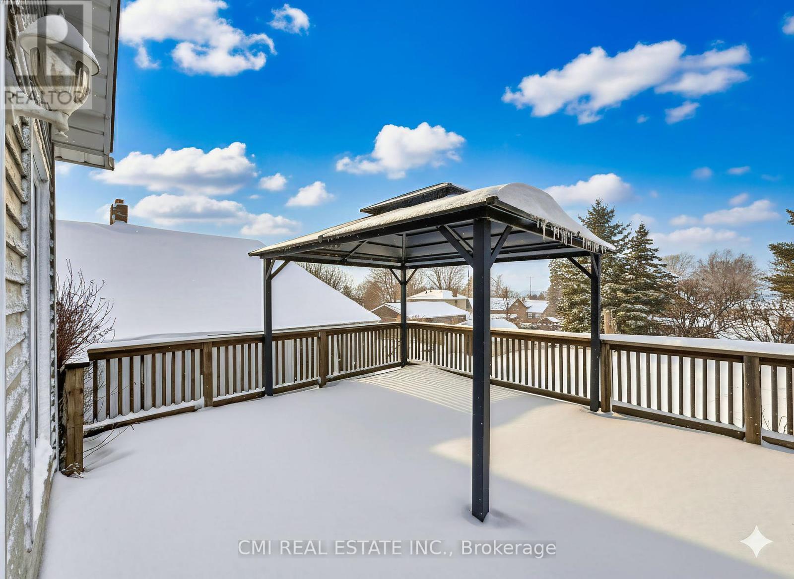 76 Main Street E, Mapleton, ON - Outdoor