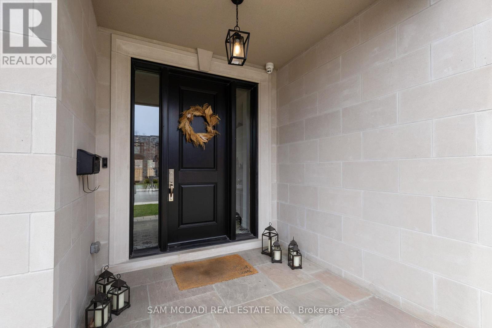 4 Iroquois Avenue, Mississauga, ON - With Exterior