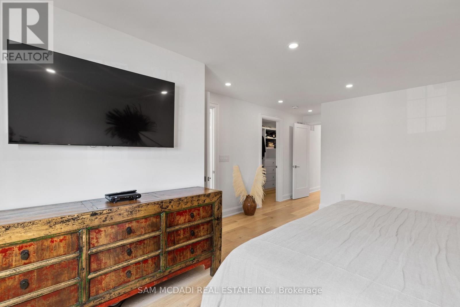 4 Iroquois Avenue, Mississauga, ON - Indoor Photo Showing Bedroom