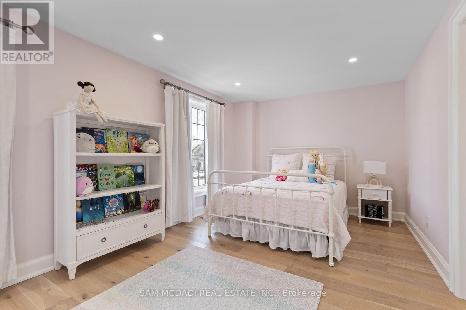 4 Iroquois Avenue, Mississauga, ON - Indoor Photo Showing Bedroom