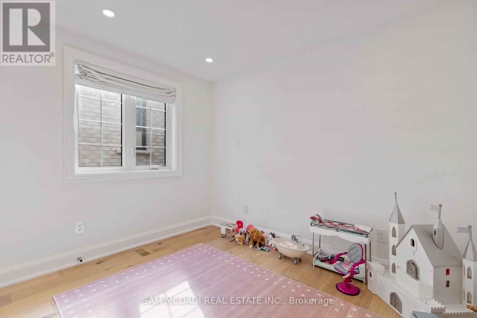 4 Iroquois Avenue, Mississauga, ON - Indoor Photo Showing Other Room