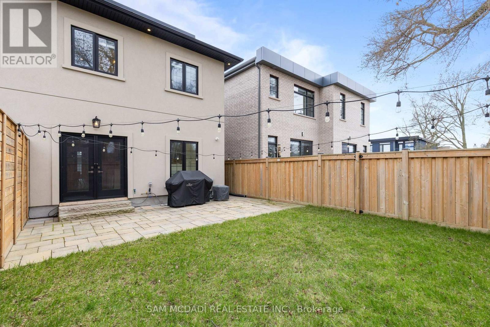 4 Iroquois Avenue, Mississauga, ON - Outdoor