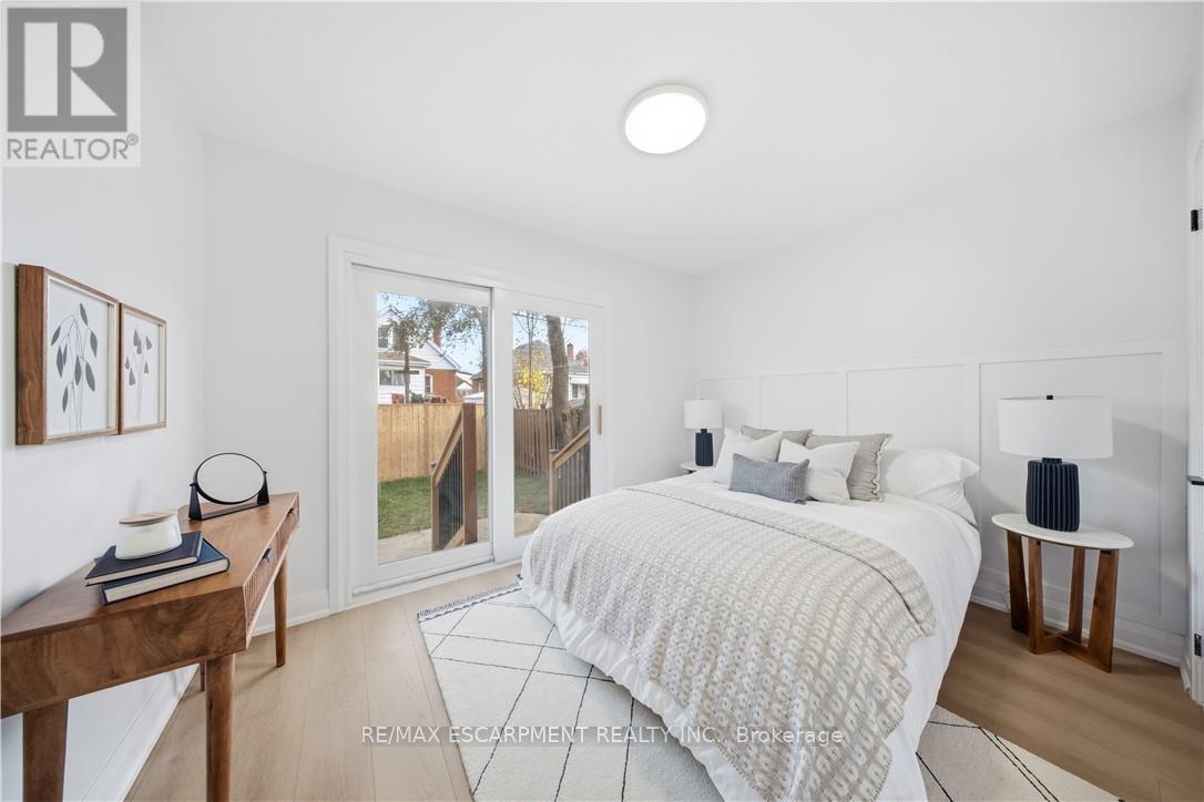 11 Garside Avenue S, Hamilton, ON - Indoor Photo Showing Bedroom