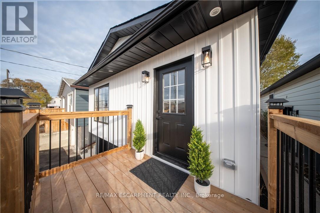 11 Garside Avenue S, Hamilton, ON - Outdoor With Deck Patio Veranda With Exterior