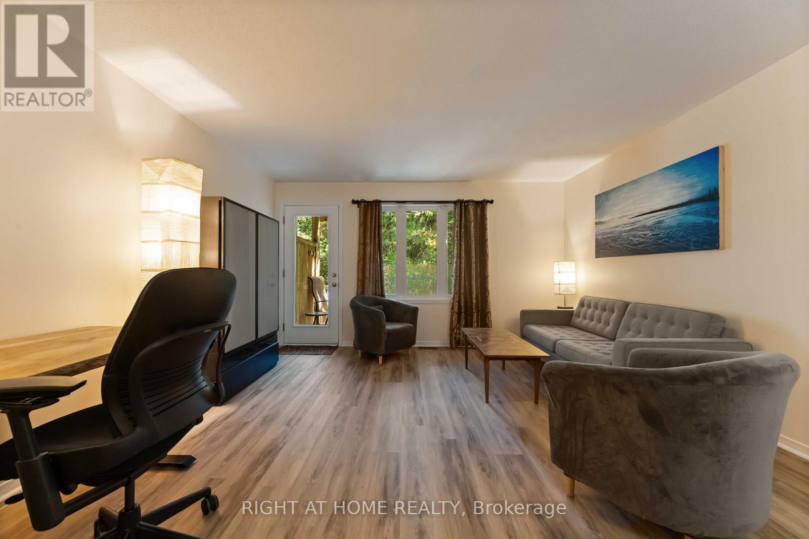 67 Strathaven Private, Ottawa, ON - Indoor Photo Showing Other Room