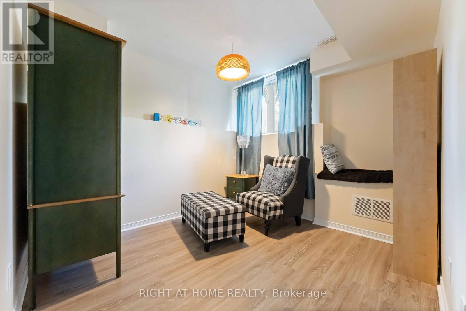 67 Strathaven Private, Ottawa, ON - Indoor Photo Showing Other Room