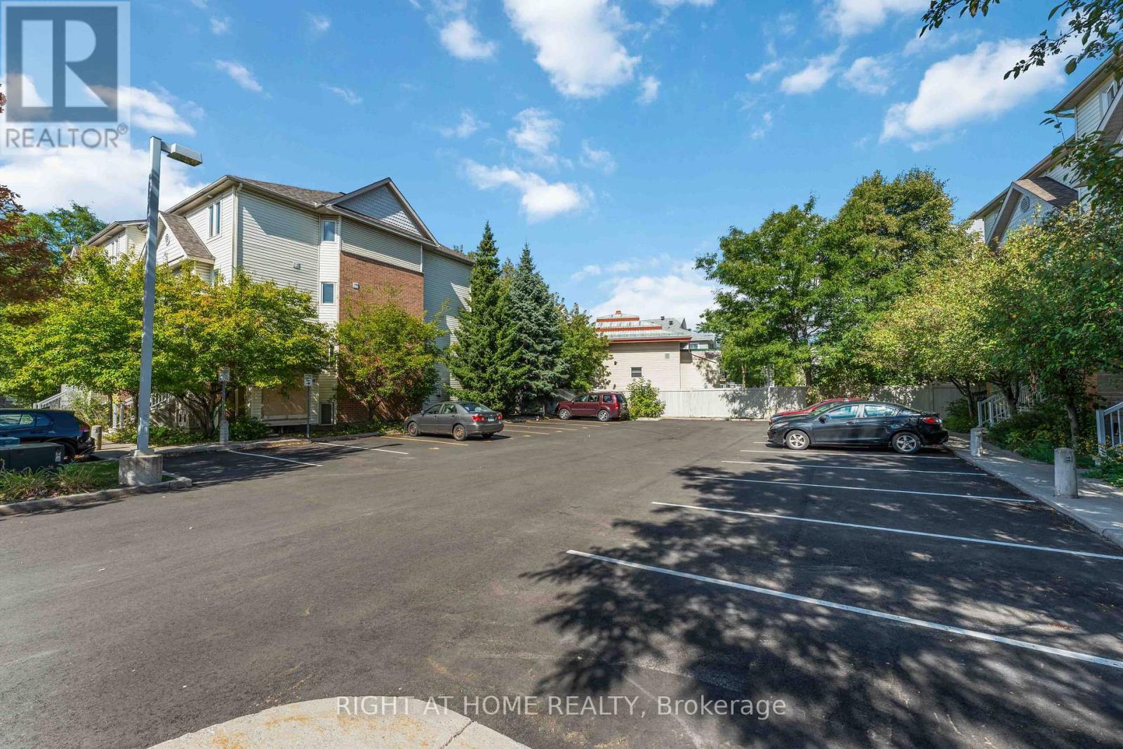 67 Strathaven Private, Ottawa, ON - Outdoor