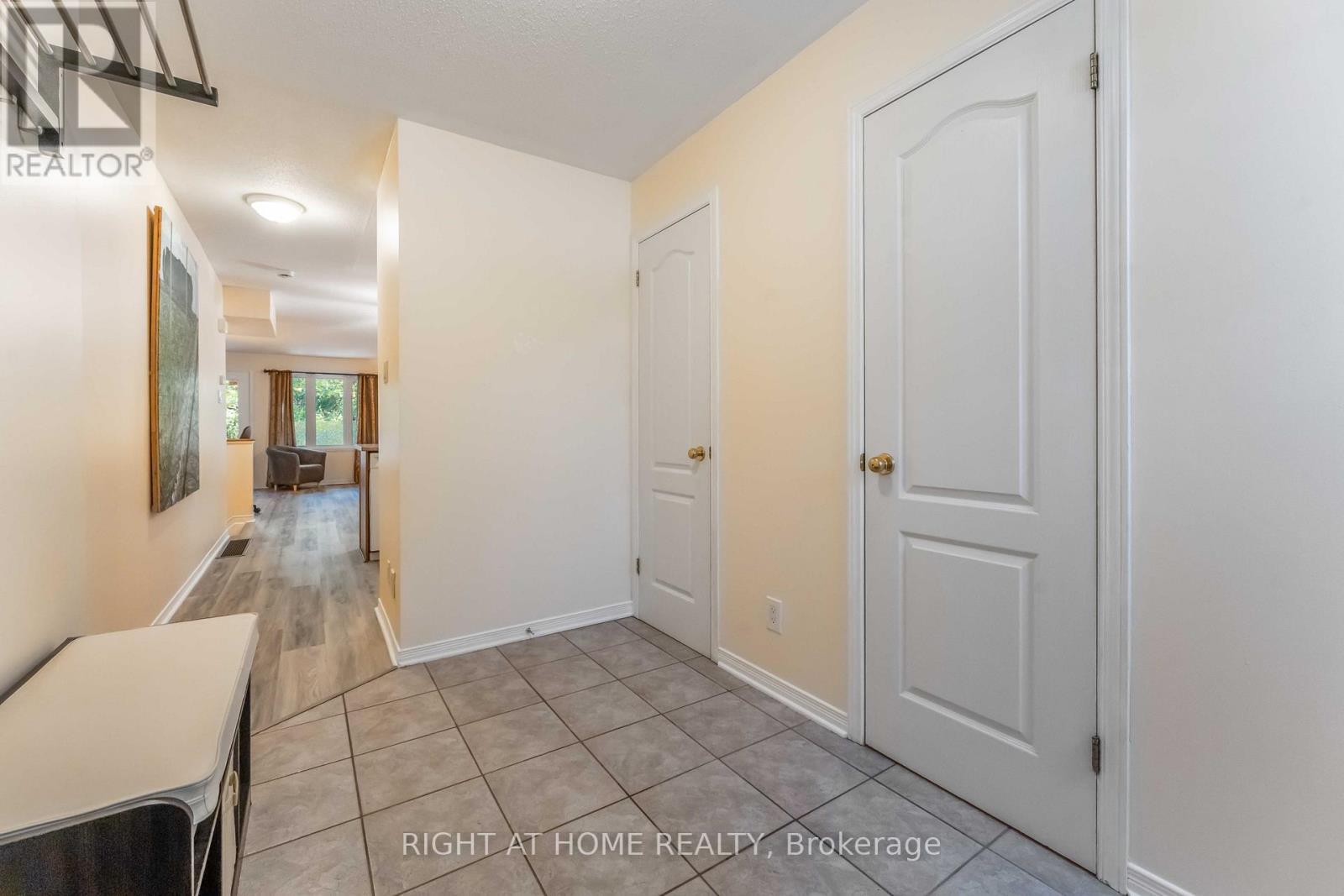 67 Strathaven Private, Ottawa, ON - Indoor Photo Showing Other Room