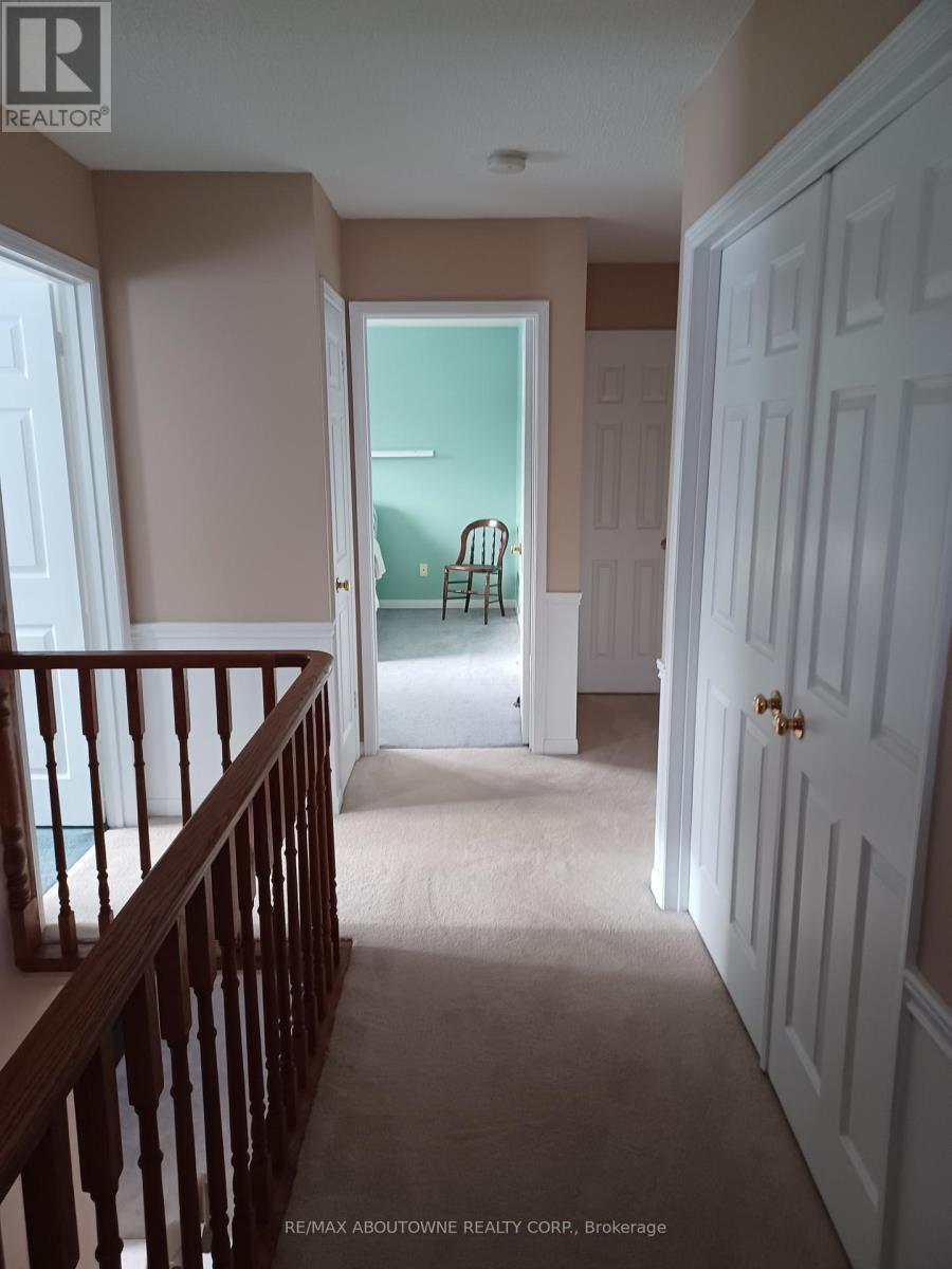 2179 Maplewood Drive, Burlington, ON - Indoor Photo Showing Other Room