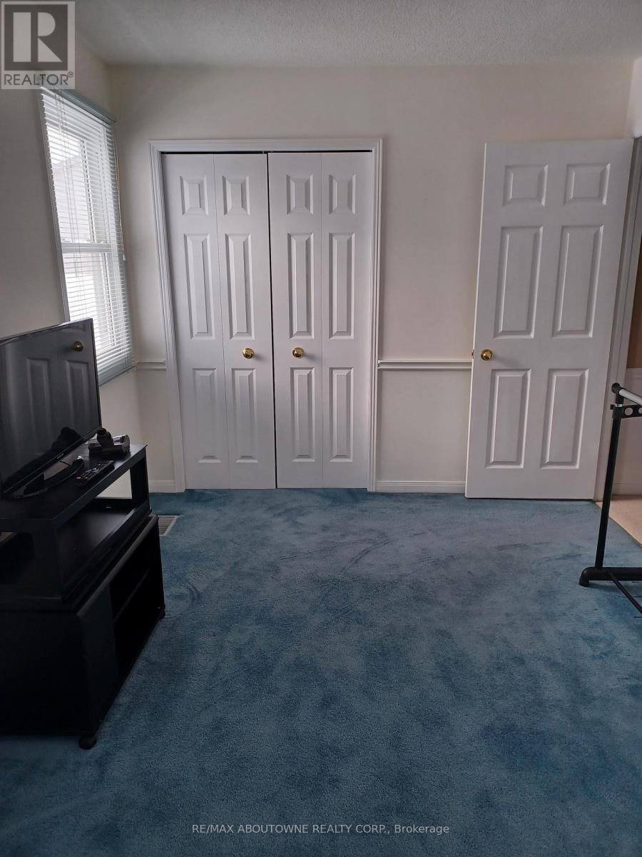 2179 Maplewood Drive, Burlington, ON - Indoor