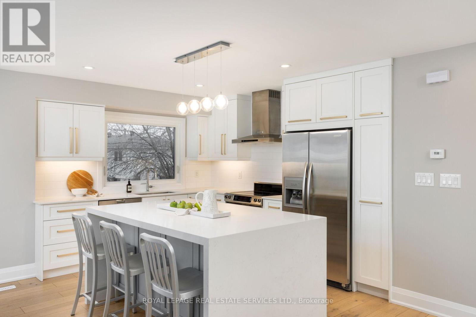 471 Sparling Crescent, Burlington, ON - Indoor Photo Showing Kitchen With Stainless Steel Kitchen With Upgraded Kitchen