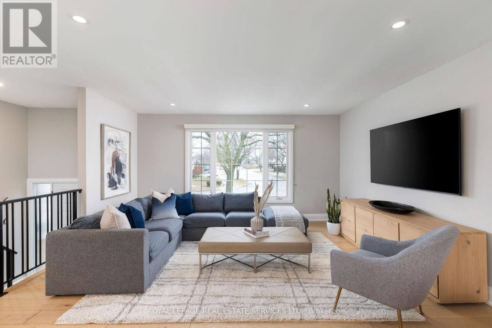 471 Sparling Crescent, Burlington, ON - Indoor Photo Showing Living Room