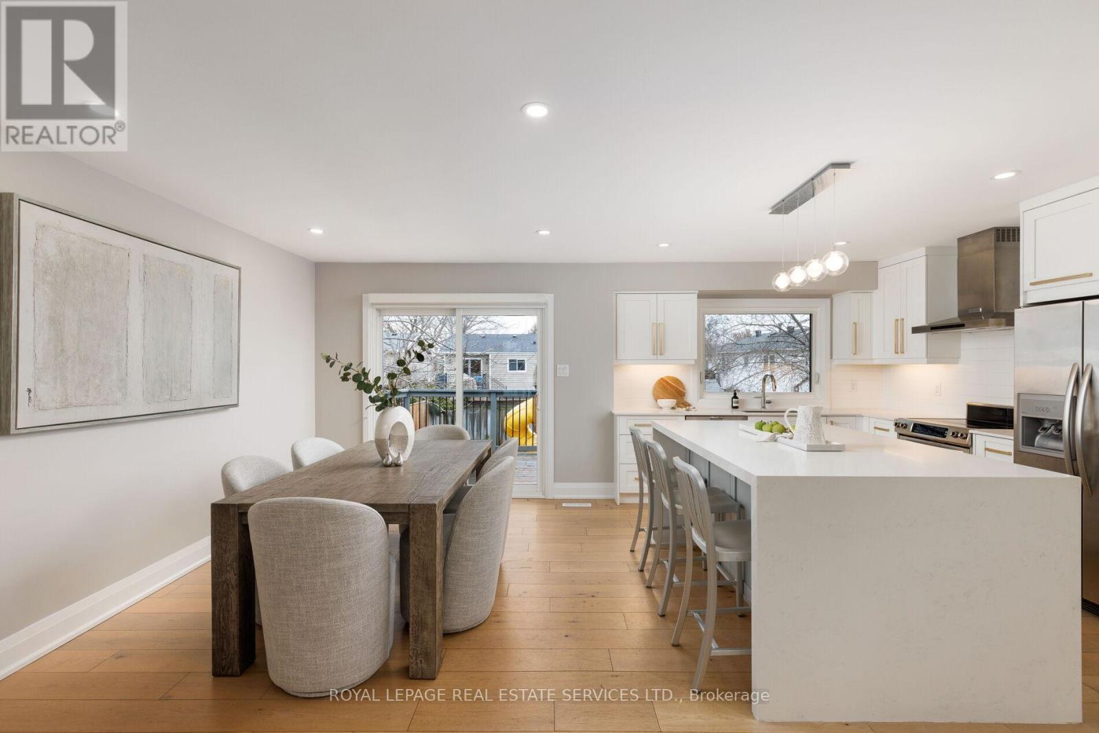 471 Sparling Crescent, Burlington, ON - Indoor Photo Showing Kitchen With Upgraded Kitchen