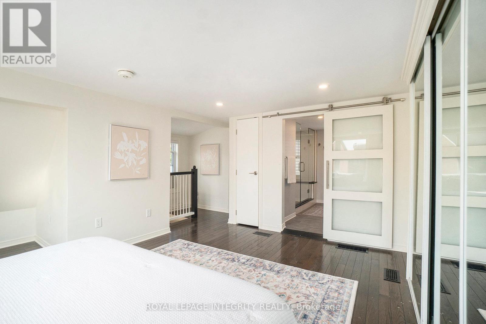 115 Springhurst Avenue, Ottawa, ON - Indoor Photo Showing Bedroom