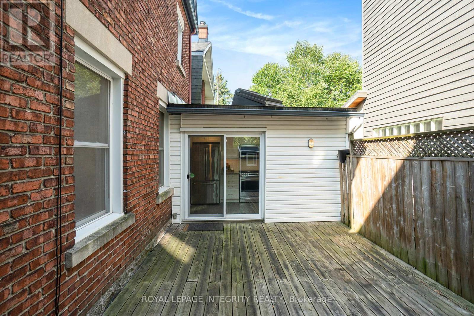 115 Springhurst Avenue, Ottawa, ON - Outdoor With Exterior