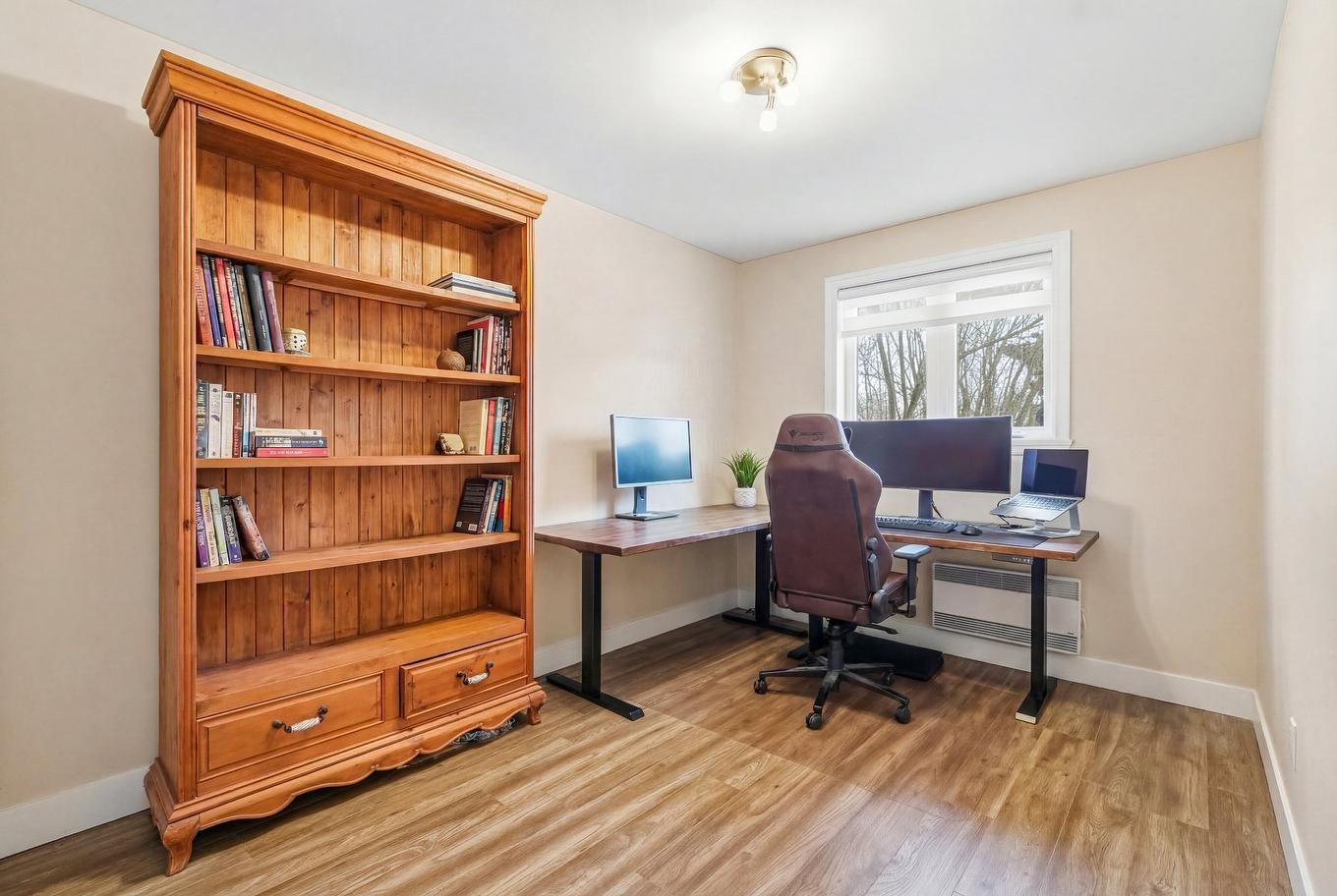 Chambre à coucher - 3709 Rue Pacific, Longueuil (Saint-Hubert), QC - Indoor Photo Showing Office