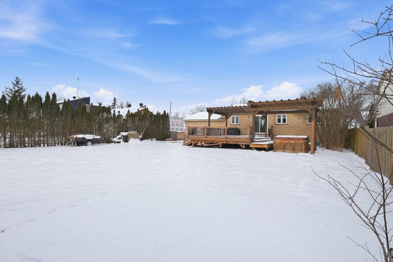 Cour - 3709 Rue Pacific, Longueuil (Saint-Hubert), QC - Outdoor