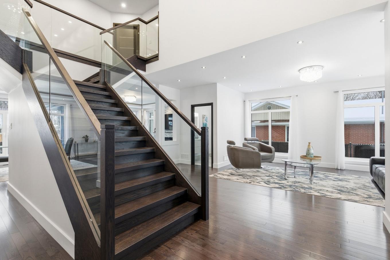 Staircase - 4805 Rue De Lucerne, Montréal (Pierrefonds-Roxboro), QC - Indoor Photo Showing Other Room