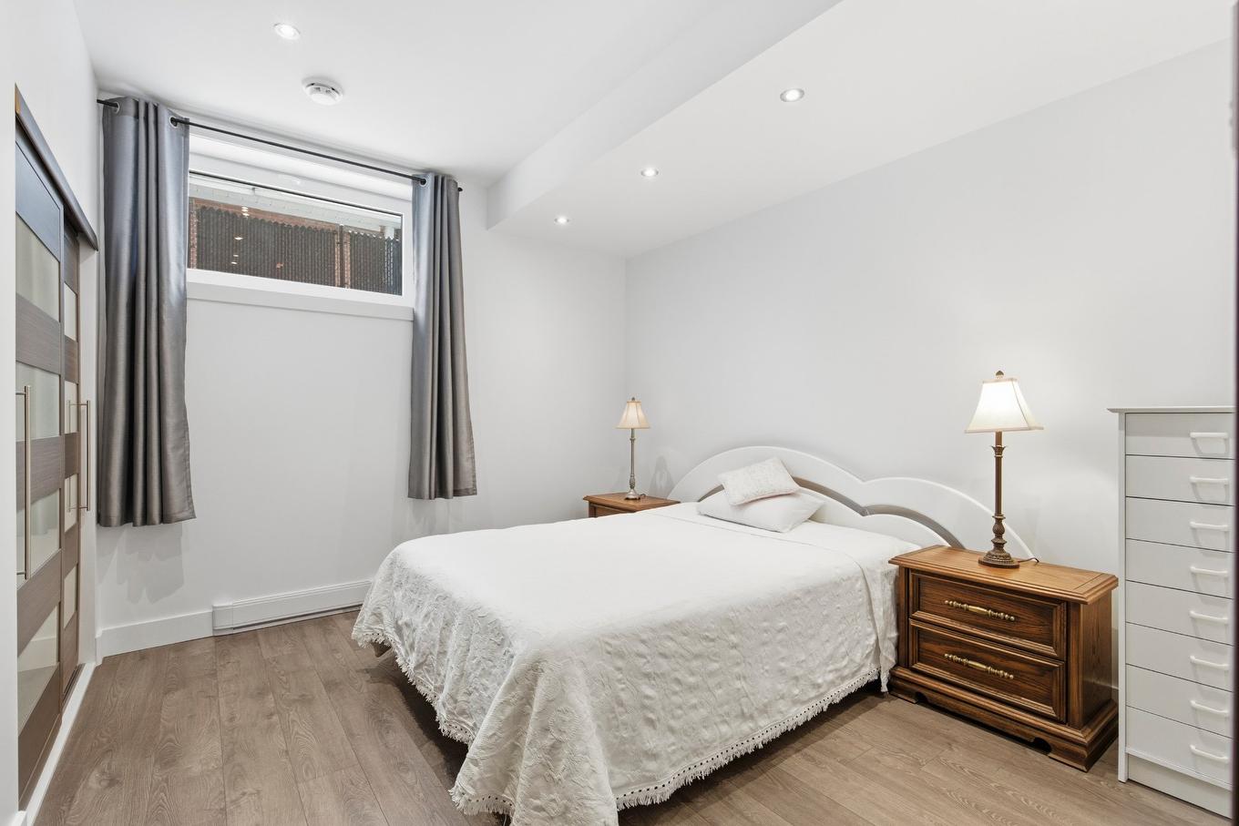 Bedroom - 4805 Rue De Lucerne, Montréal (Pierrefonds-Roxboro), QC - Indoor Photo Showing Bedroom