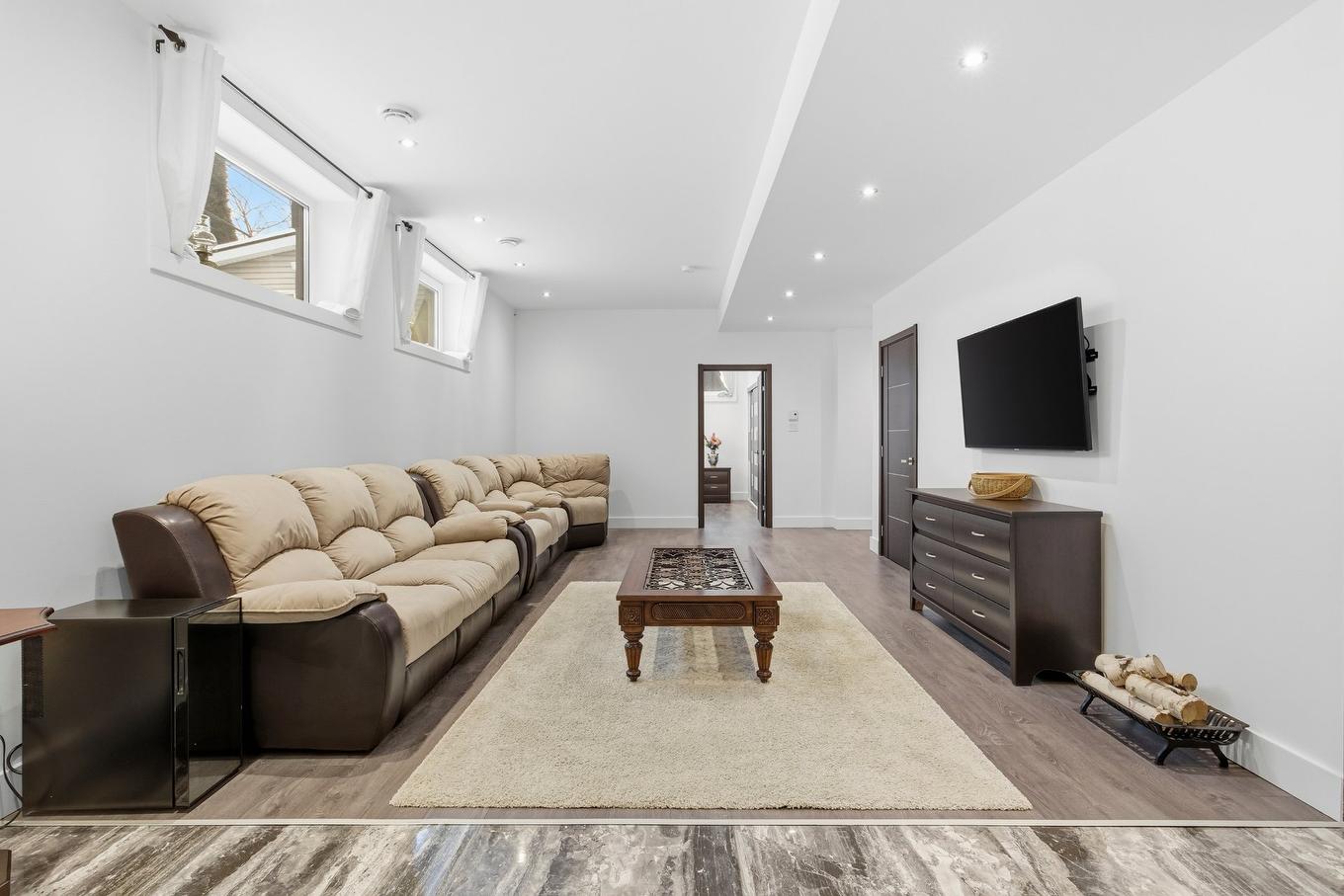 Family room - 4805 Rue De Lucerne, Montréal (Pierrefonds-Roxboro), QC - Indoor Photo Showing Living Room