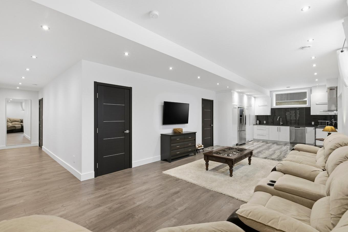 Overall view - 4805 Rue De Lucerne, Montréal (Pierrefonds-Roxboro), QC - Indoor Photo Showing Living Room