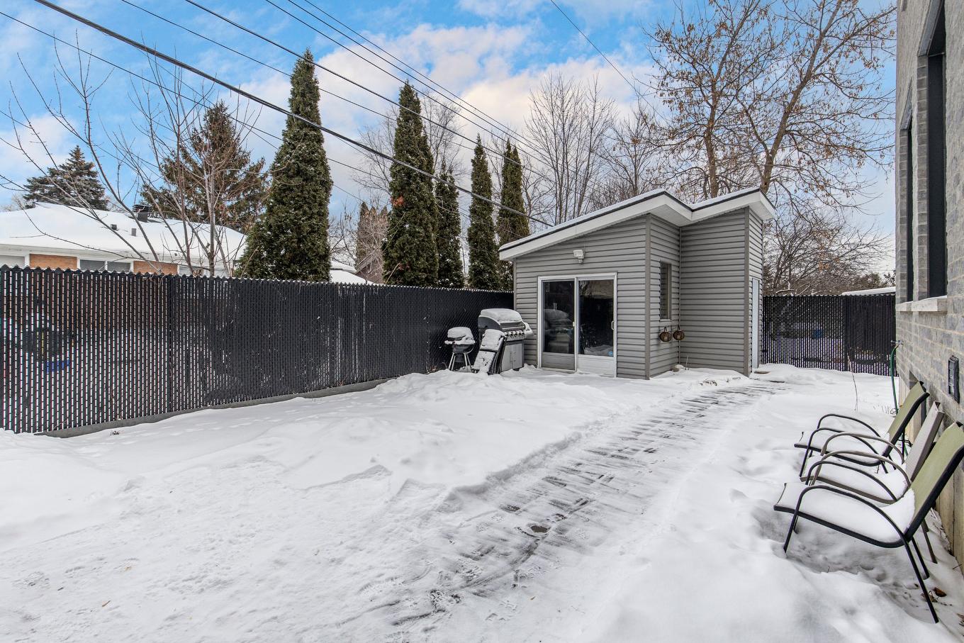 Backyard - 4805 Rue De Lucerne, Montréal (Pierrefonds-Roxboro), QC - Outdoor