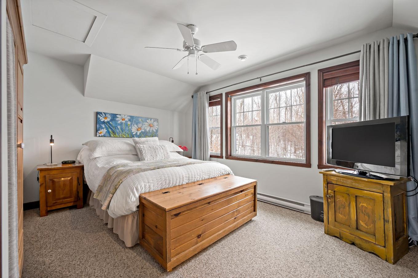 Chambre à coucher principale - 11-300 Rue Du Mont-Plaisant, Mont-Tremblant, QC - Indoor Photo Showing Bedroom
