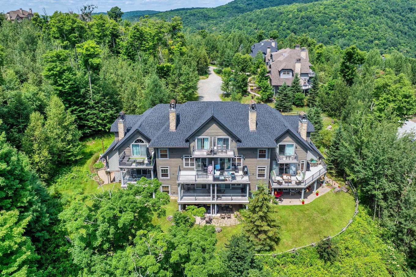 Photo aérienne - 11-300 Rue Du Mont-Plaisant, Mont-Tremblant, QC - Outdoor