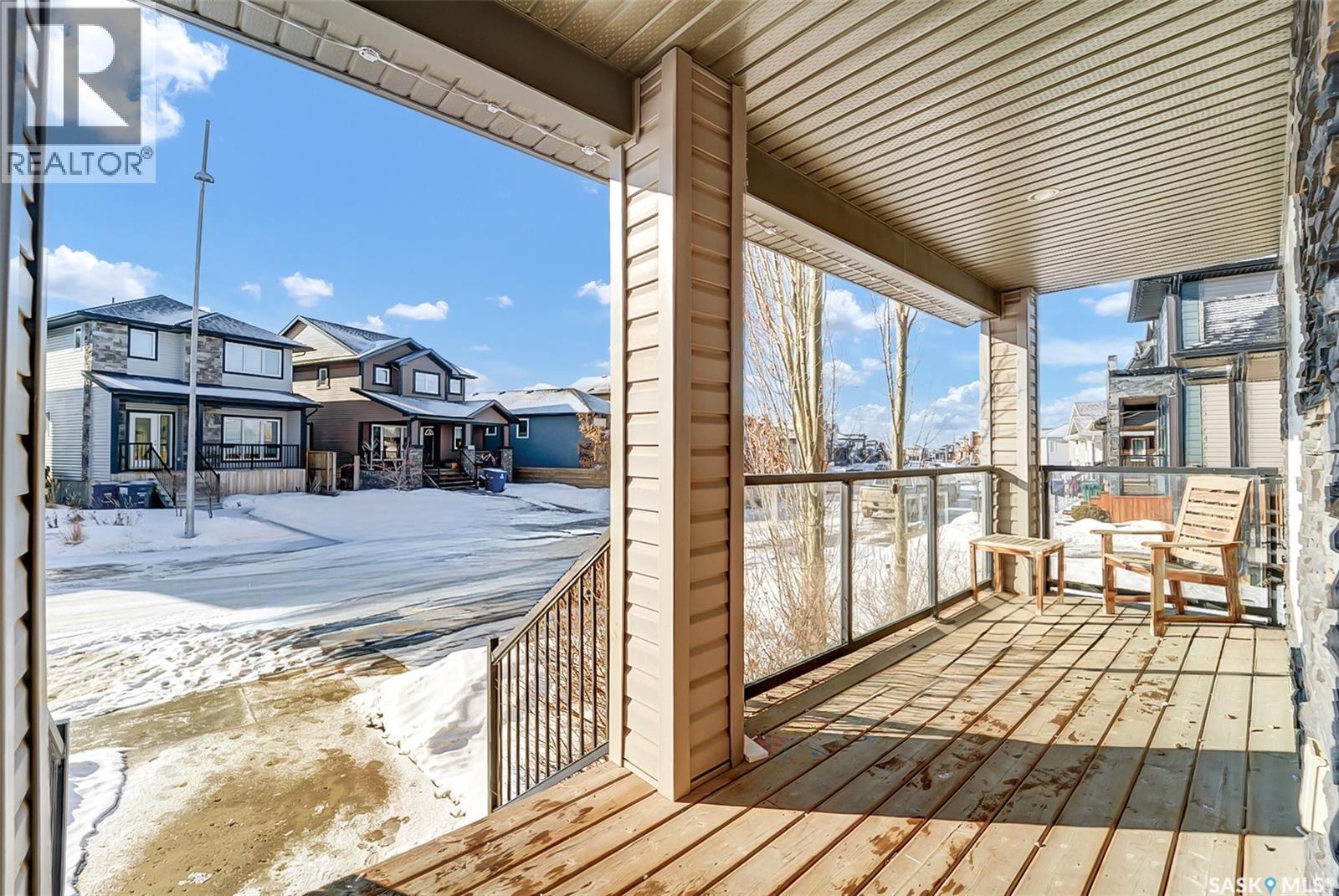1042 Kloppenburg Bend, Saskatoon, SK