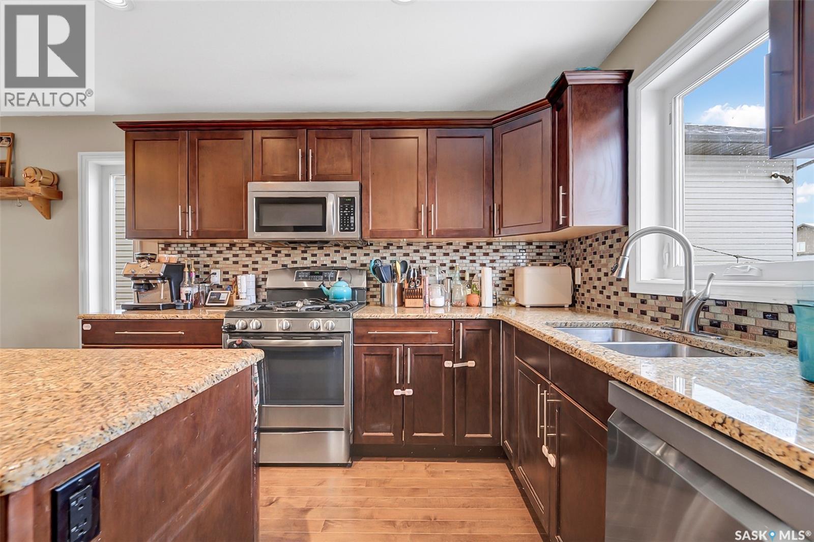 1042 Kloppenburg Bend, Saskatoon, SK