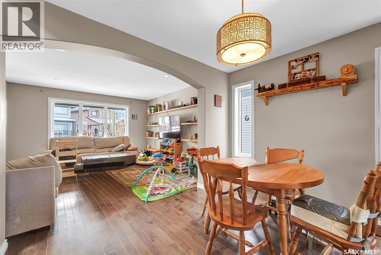 1042 Kloppenburg Bend, Saskatoon, SK