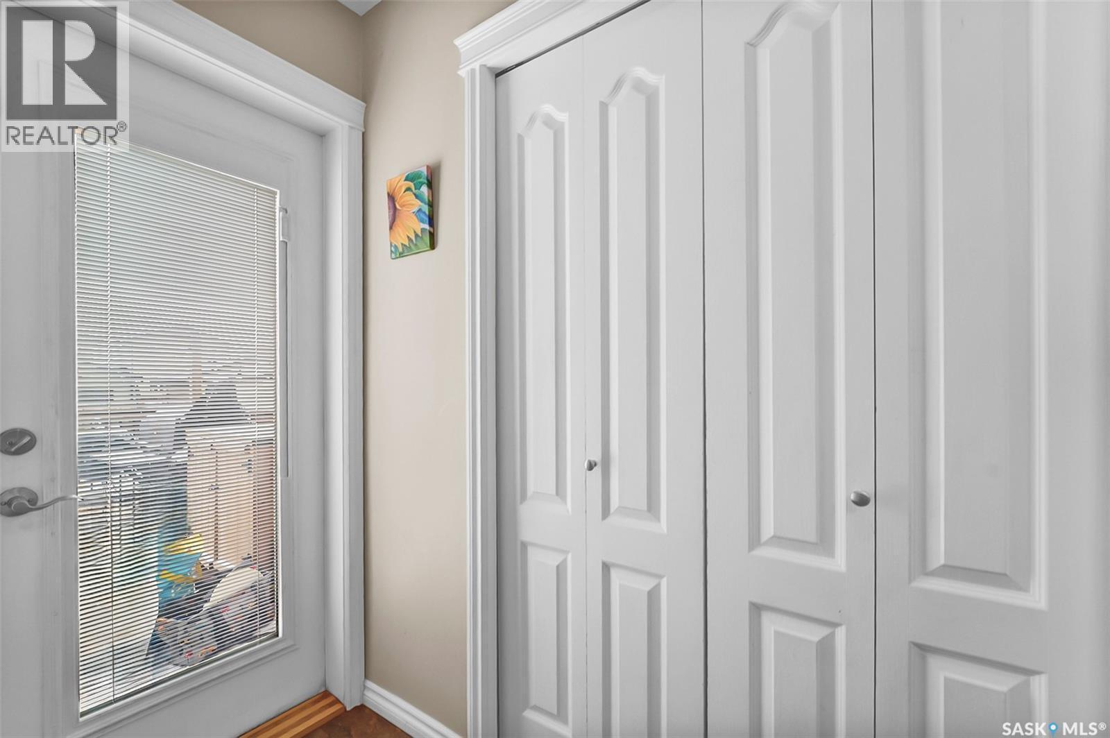 1042 Kloppenburg Bend, Saskatoon, SK