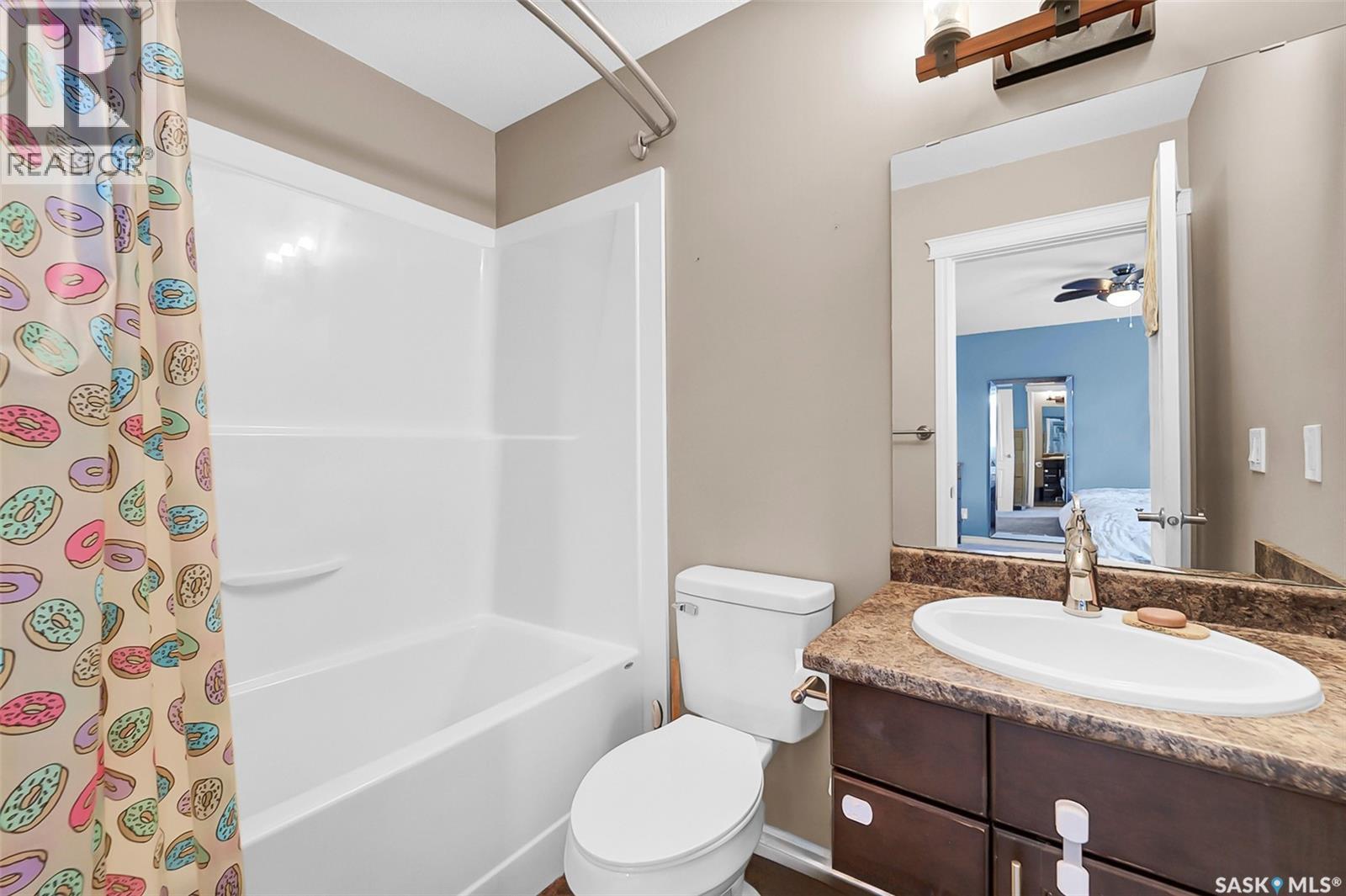 1042 Kloppenburg Bend, Saskatoon, SK