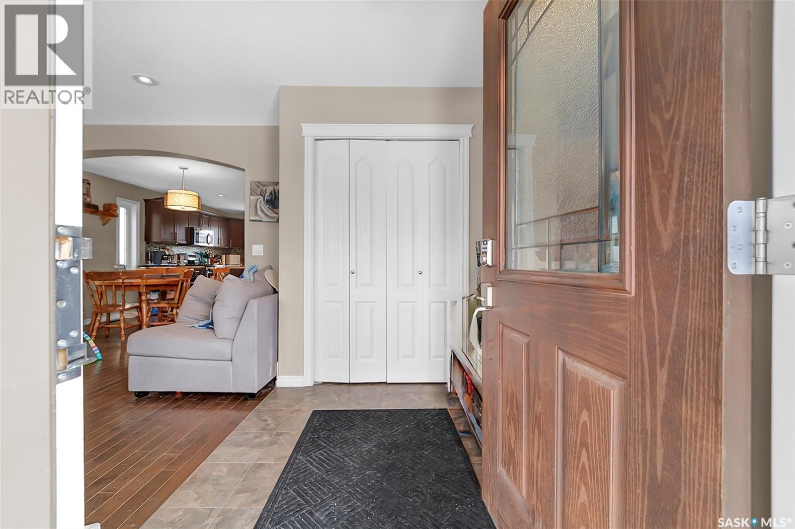 1042 Kloppenburg Bend, Saskatoon, SK