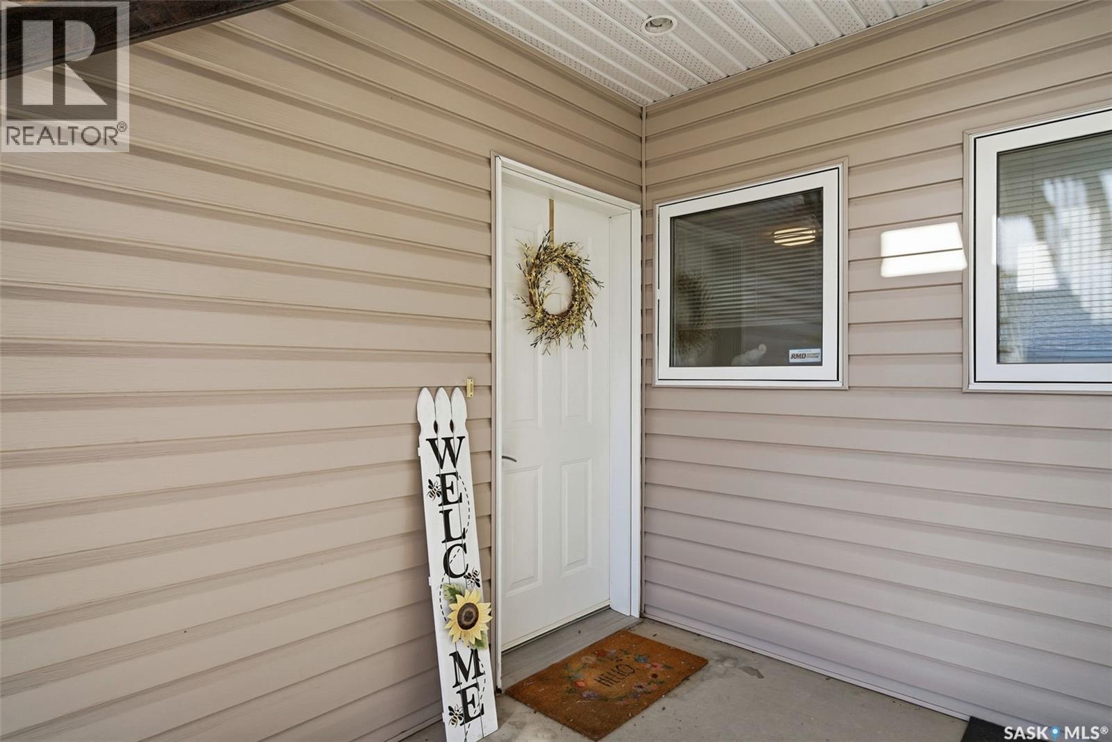 4102 Buckingham Drive E, Regina, SK - Outdoor With Exterior