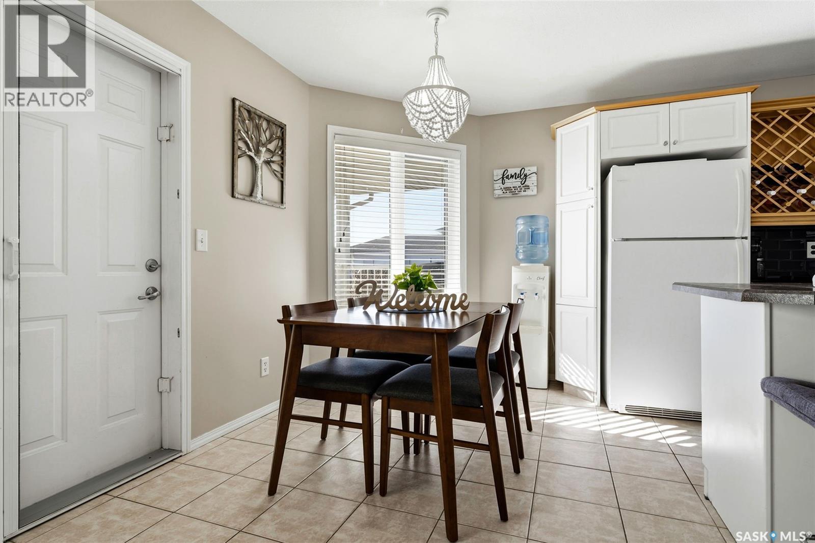 4102 Buckingham Drive E, Regina, SK - Indoor Photo Showing Dining Room