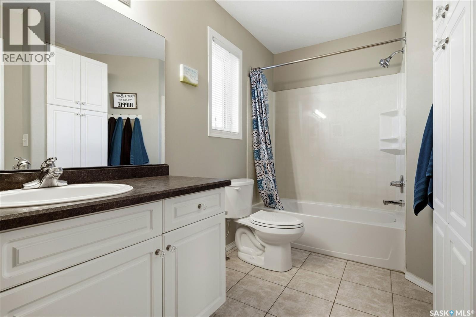4102 Buckingham Drive E, Regina, SK - Indoor Photo Showing Bathroom