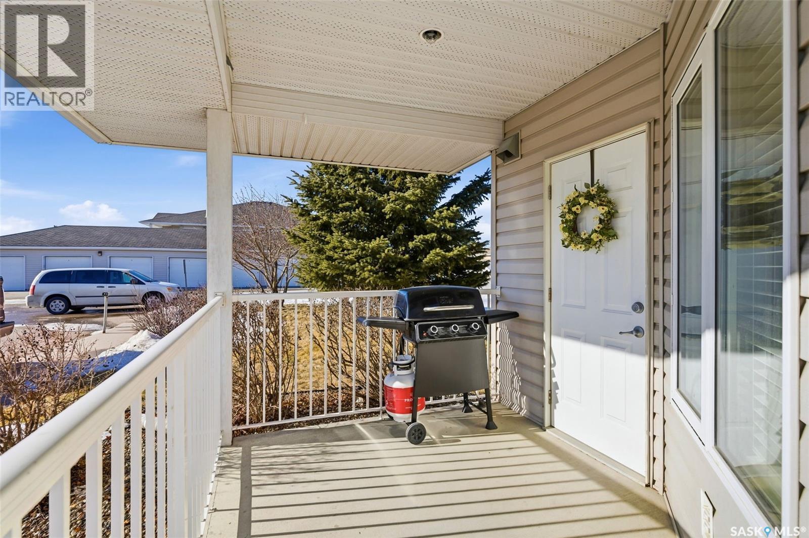 4102 Buckingham Drive E, Regina, SK - Outdoor With Exterior