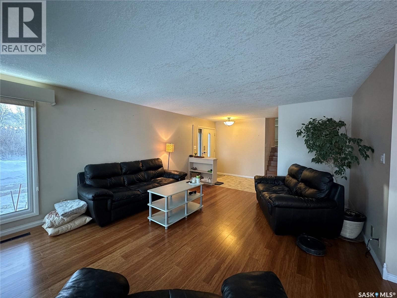 114 Garvin Crescent, Canora, SK - Indoor Photo Showing Kitchen With Double Sink