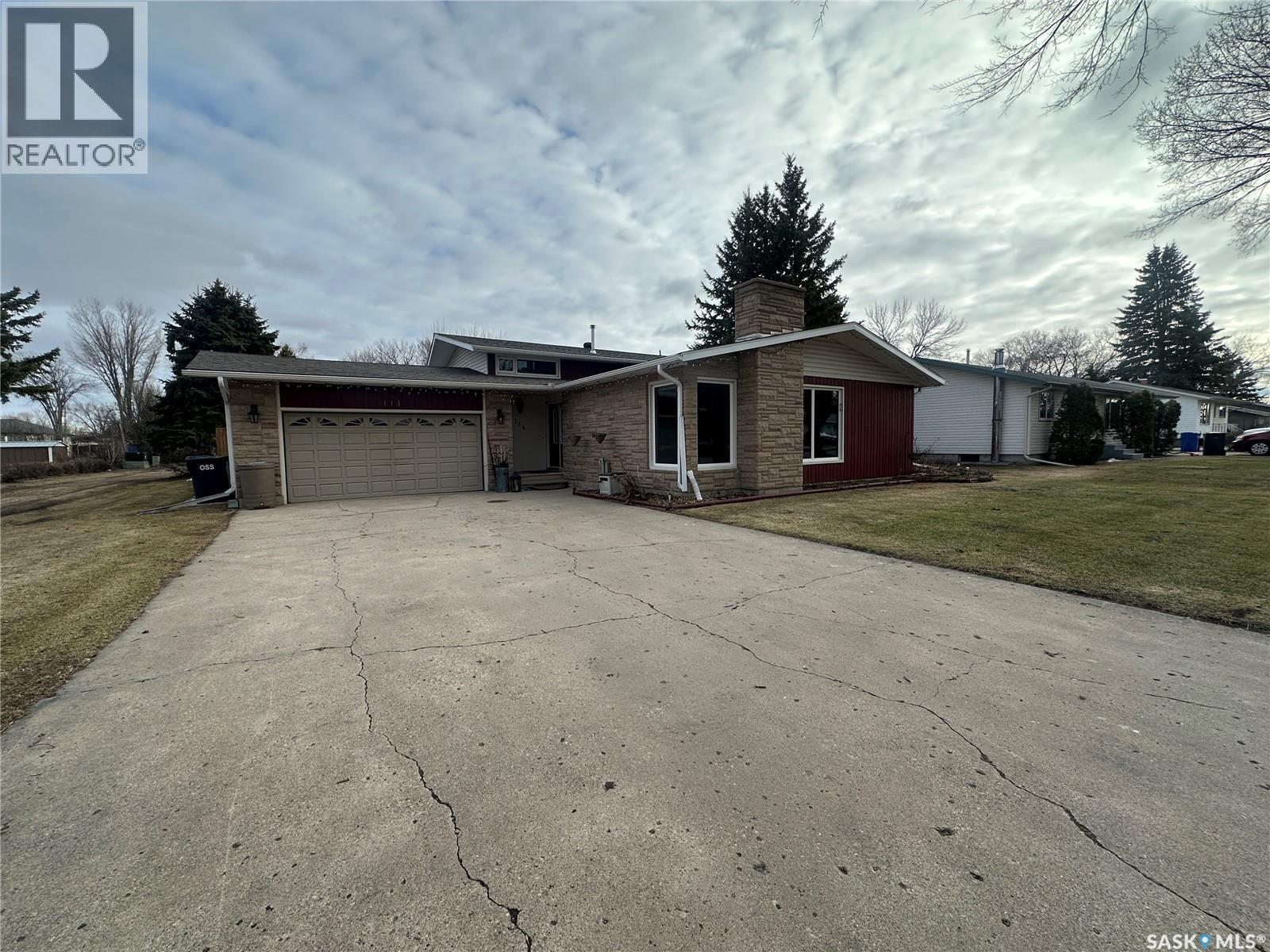 114 Garvin Crescent, Canora, SK - Outdoor